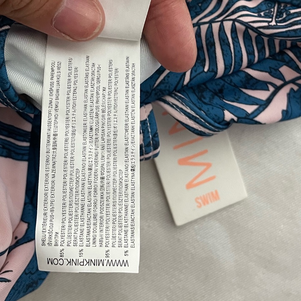 NEW Minkpink hibiscus island one piece M swimsuit womens - Picture 7 of 7